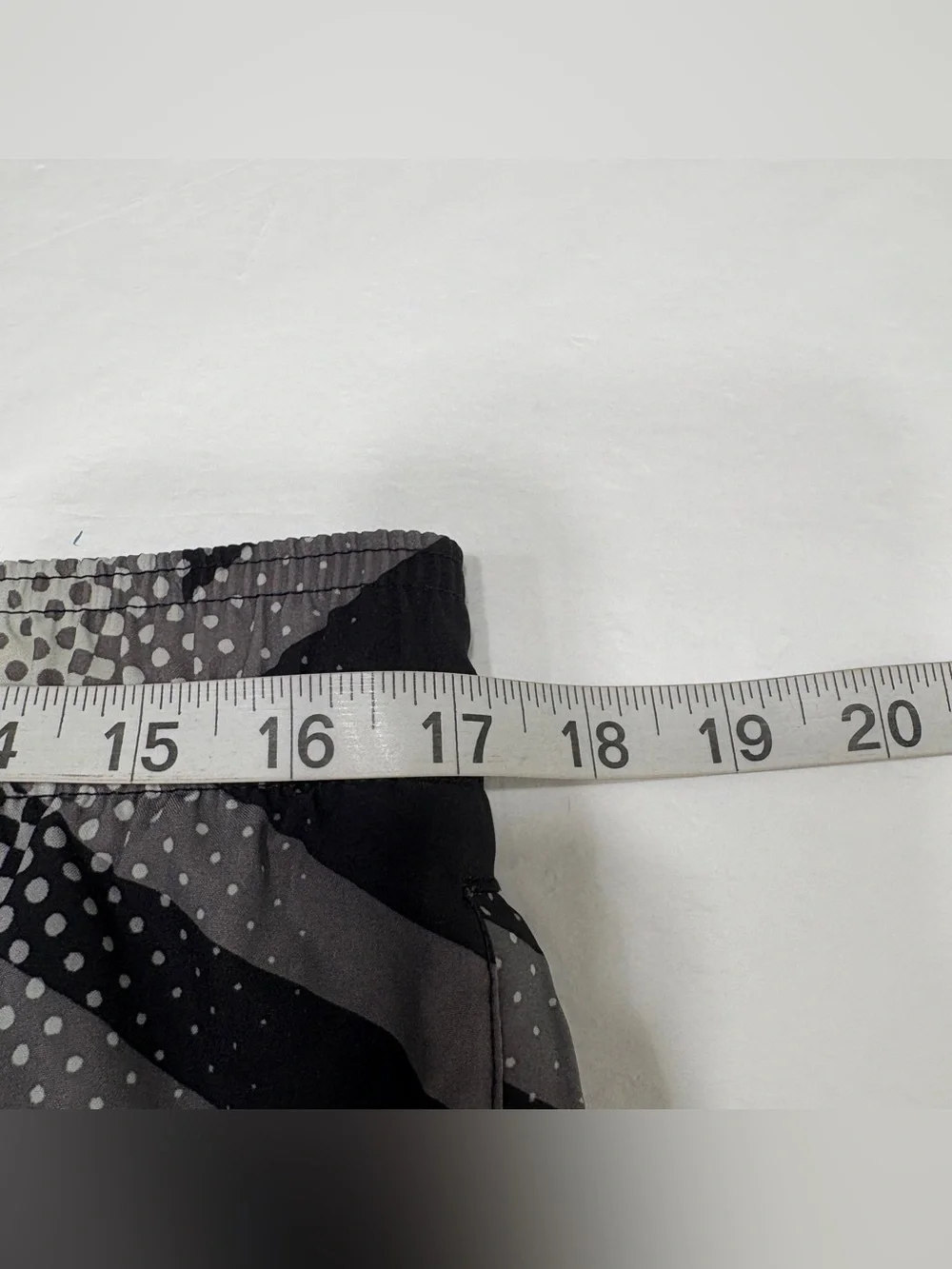 Nike Breaker Volley Gray Black Swim Trunks Board Shorts Men’s Small